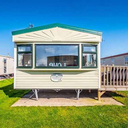 Caravan Beach Holiday Hotel Saint Osyth Екстериор снимка