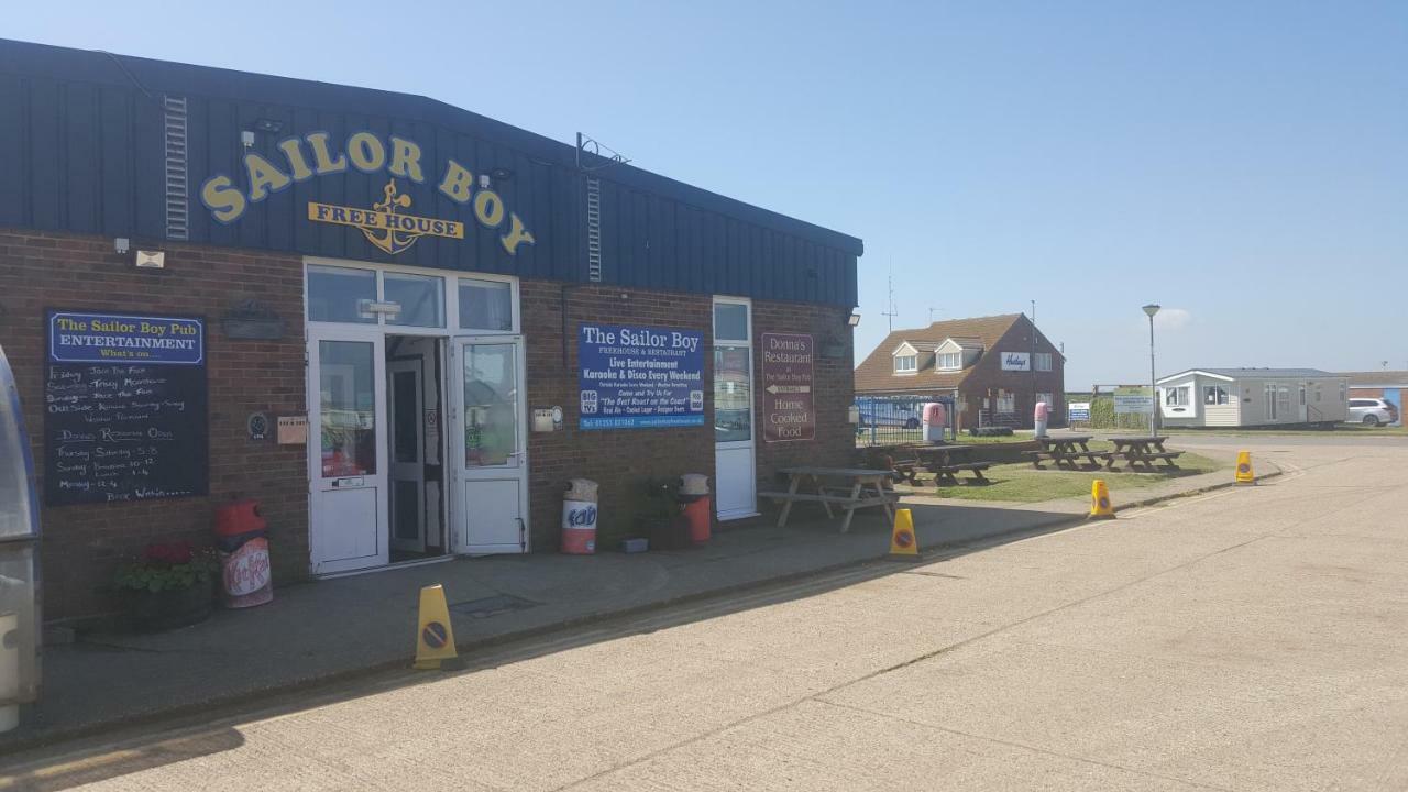 Caravan Beach Holiday Hotel Saint Osyth Екстериор снимка