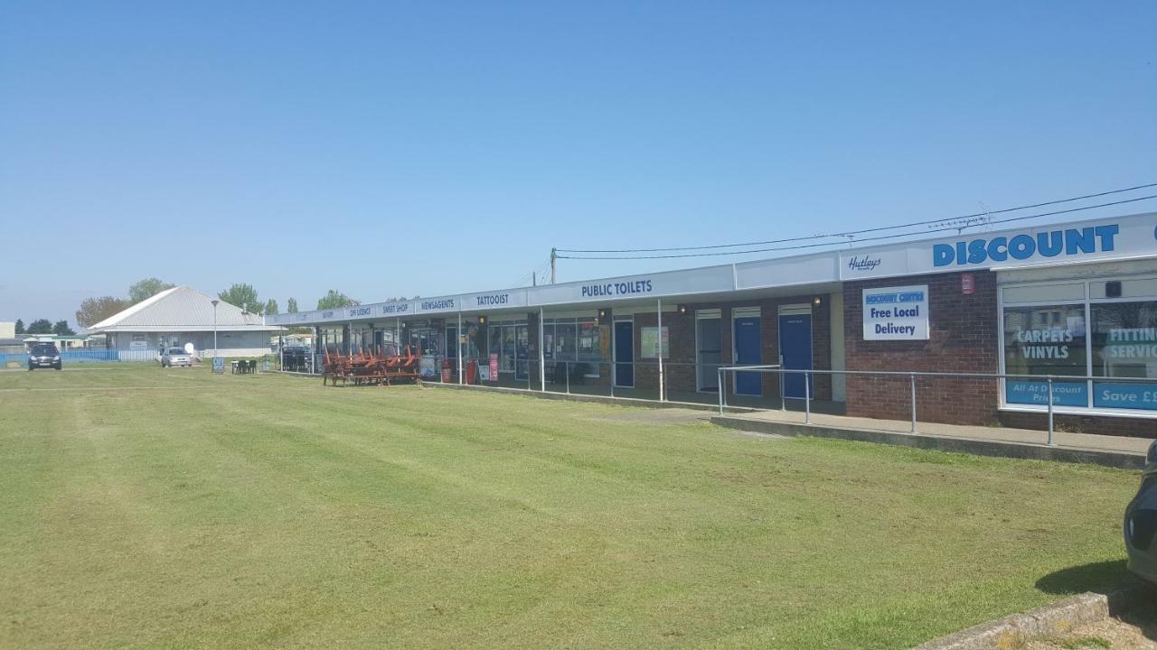 Caravan Beach Holiday Hotel Saint Osyth Екстериор снимка