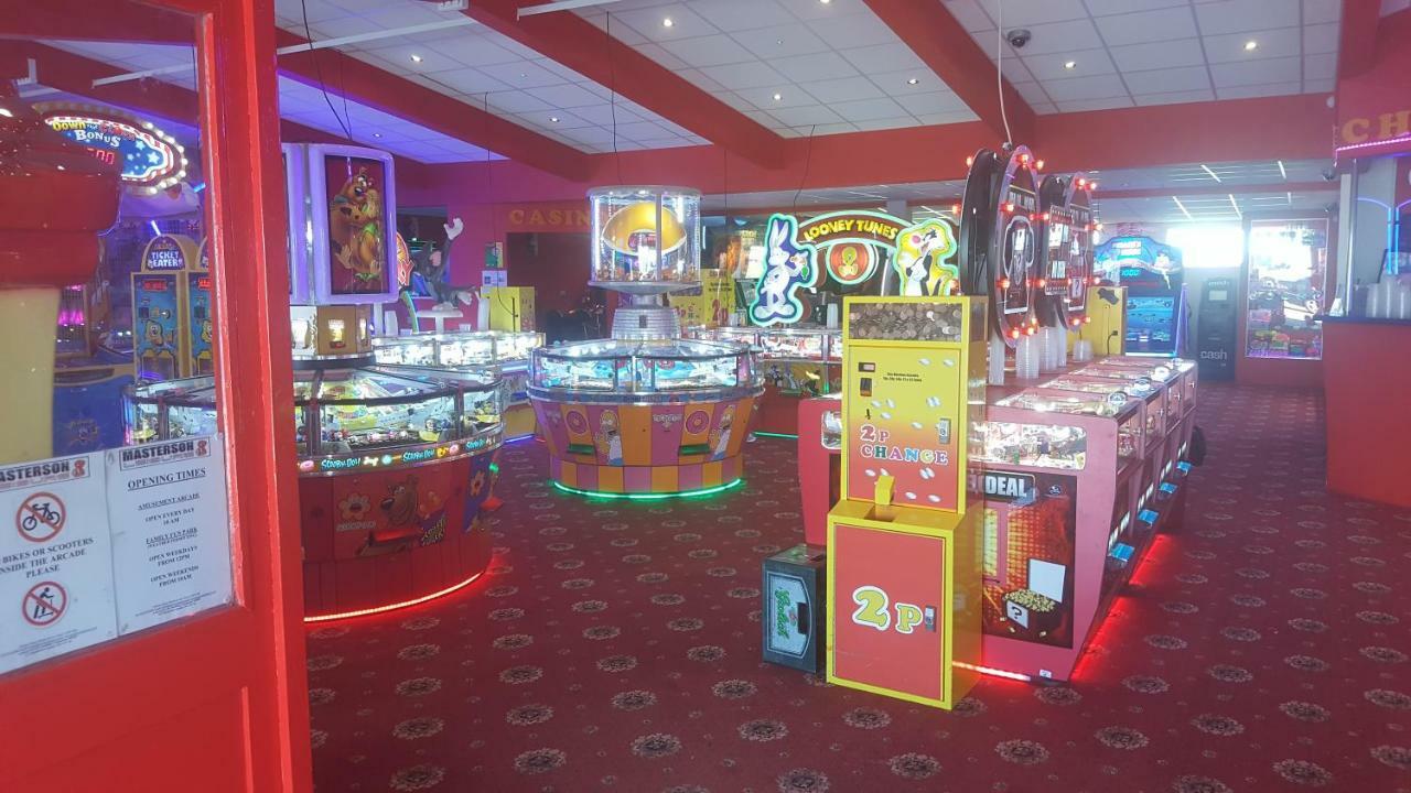 Caravan Beach Holiday Hotel Saint Osyth Екстериор снимка