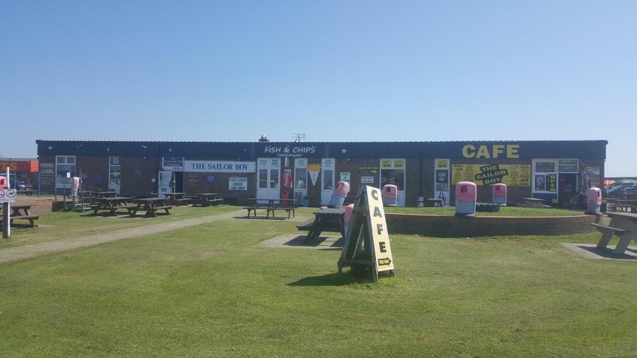 Caravan Beach Holiday Hotel Saint Osyth Екстериор снимка