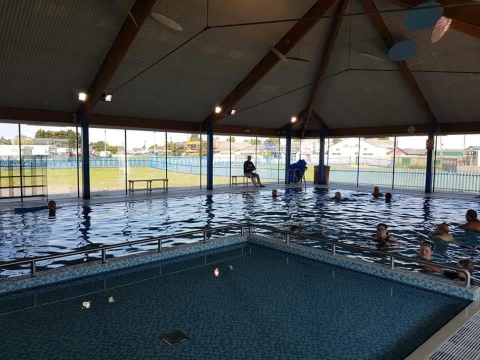 Caravan Beach Holiday Hotel Saint Osyth Екстериор снимка