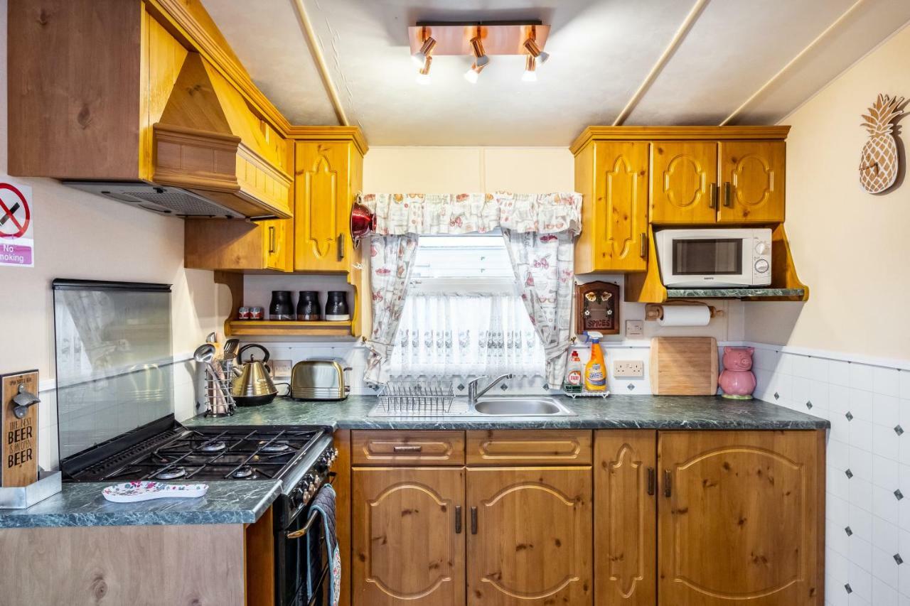 Caravan Beach Holiday Hotel Saint Osyth Екстериор снимка