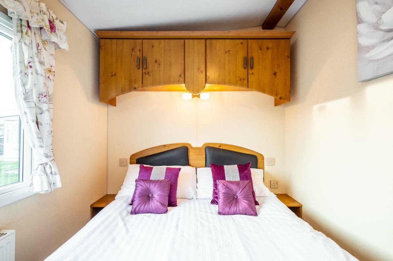 Caravan Beach Holiday Hotel Saint Osyth Екстериор снимка