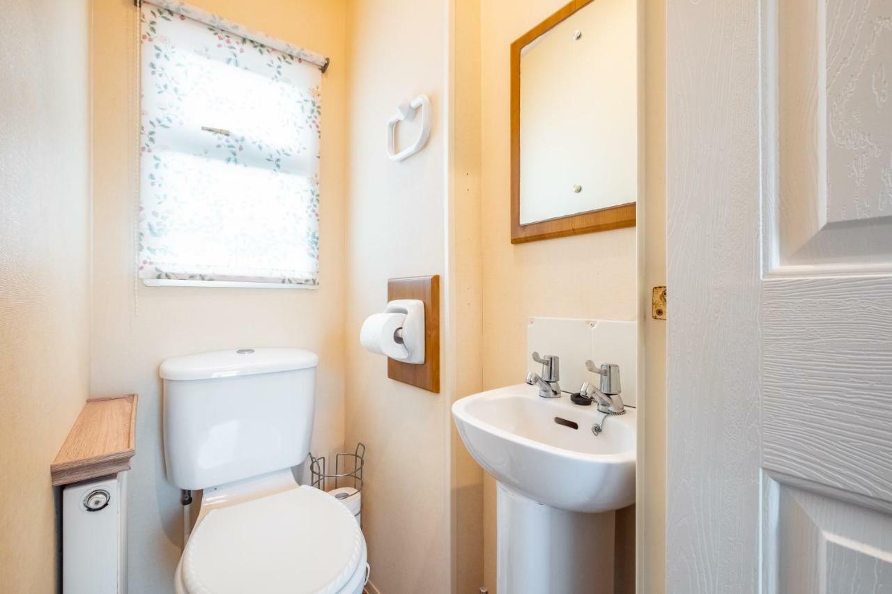 Caravan Beach Holiday Hotel Saint Osyth Екстериор снимка