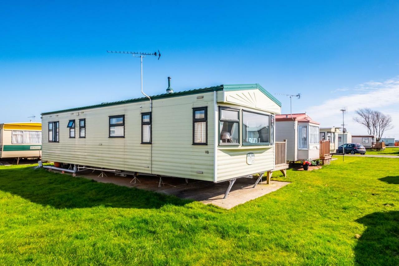 Caravan Beach Holiday Hotel Saint Osyth Екстериор снимка